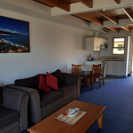 The Anchor Inn Beachfront Motel 카이코라 외부 사진